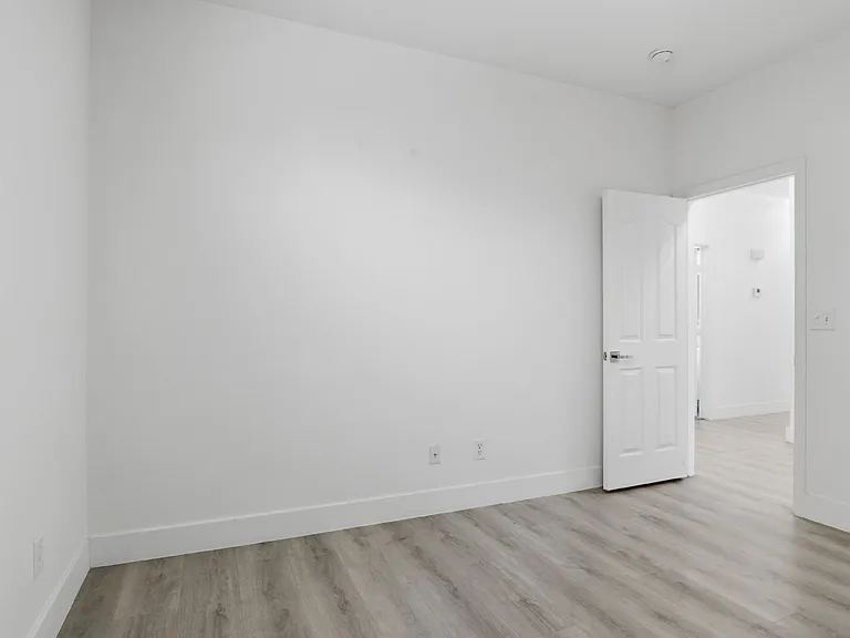 108 Milicity Rd — Photo 27