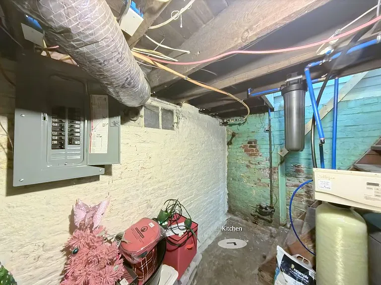 1745 Union St — Photo 22