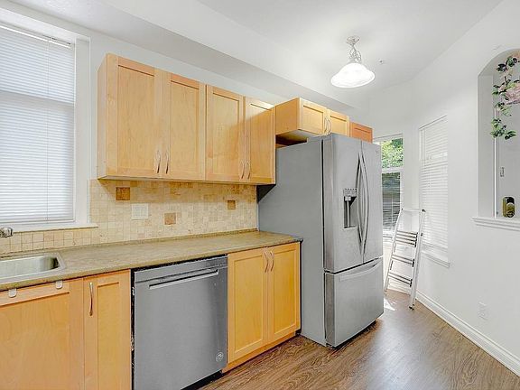 4th image of 11860 River Rd #48