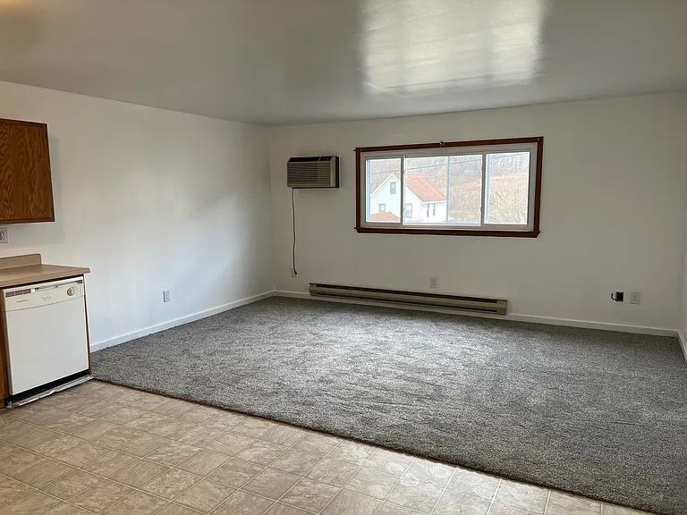 309 W Main St #4 — Photo 2