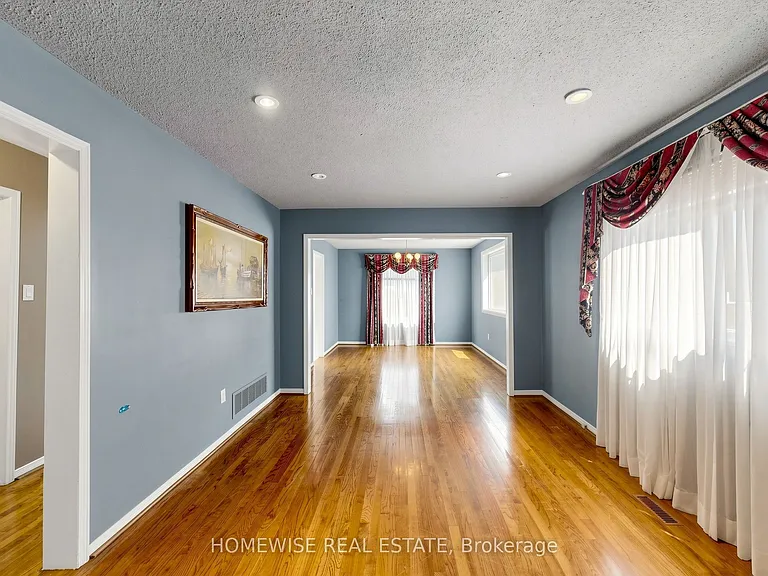 11 Briarcliffe Cres — Photo 8