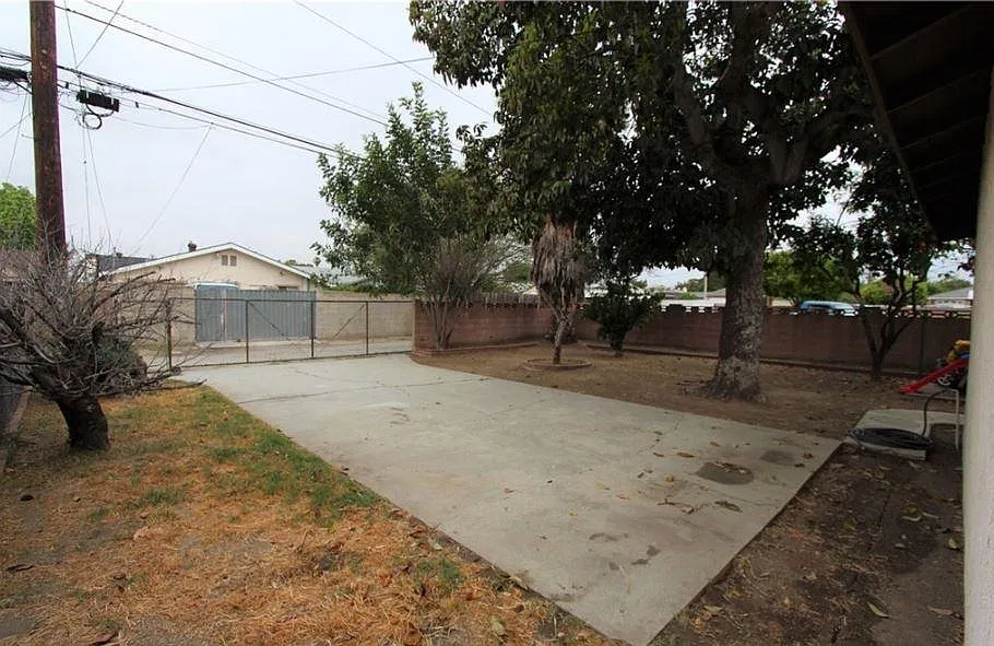 3 bed, 1756 sqft, $3,500 — Photo 2