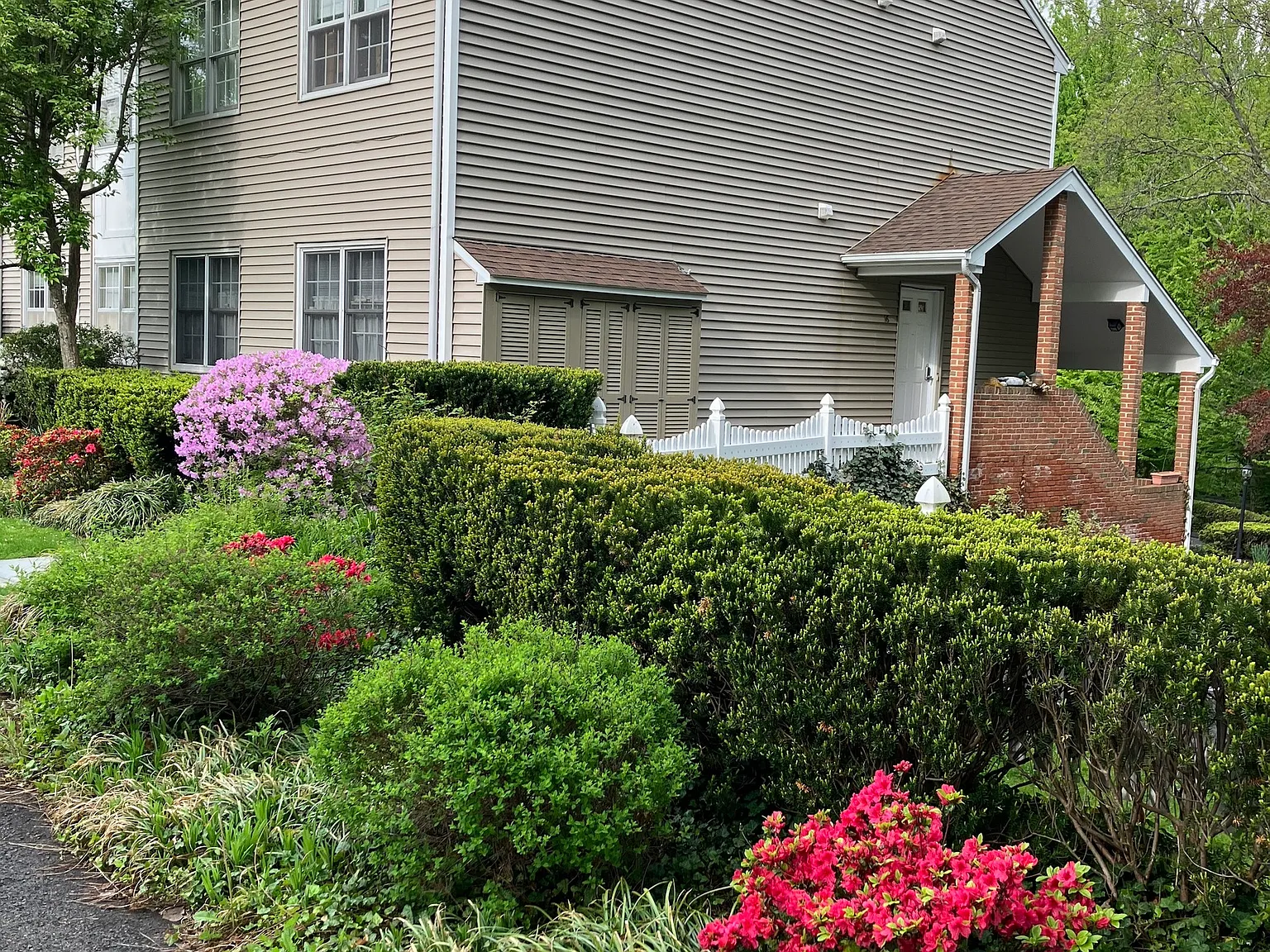 2 bed, 2.0 bath, 905 sqft, $5,600 — Photo 1