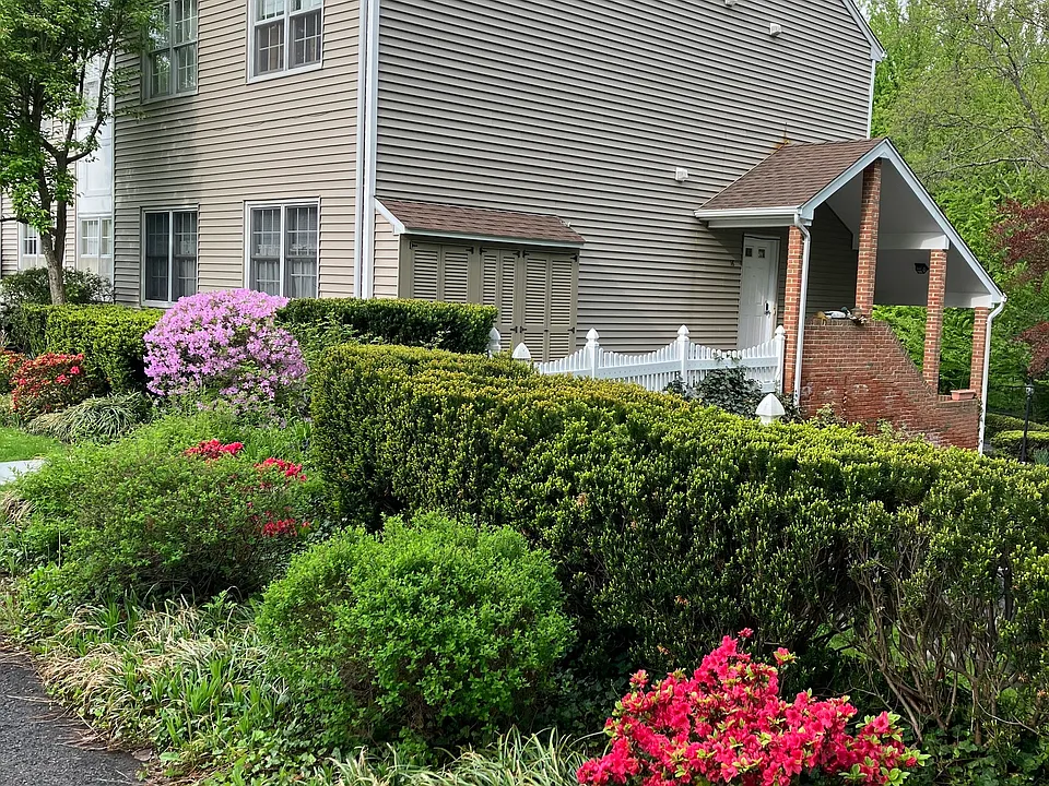 51 Old Kings Hwy #16