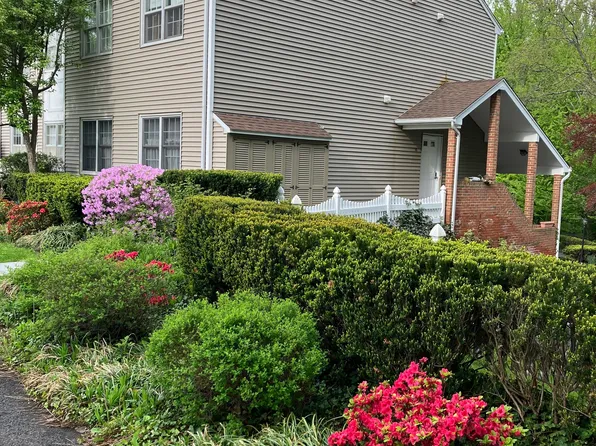 51 Old Kings Hwy APT 16, Greenwich, CT 06870