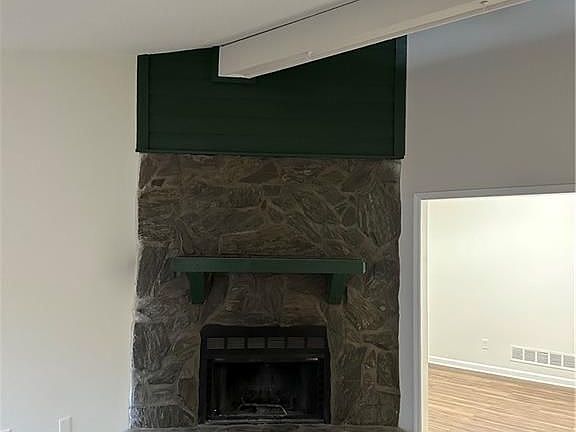 2nd image of 4106 Hawthorne Cir SE Unit B