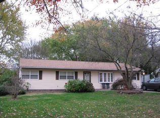 24 Winant Rd, Kendall Park, NJ 08824