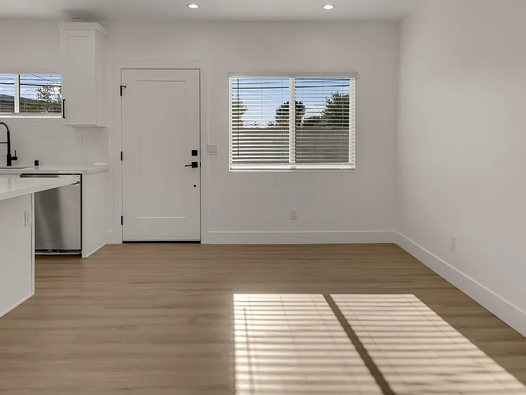 15208 Fernview St #15210 — Photo 5