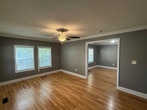 4th image of 138 Maresca Dr NE