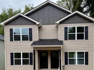 652 2nd St SE, Hickory, NC 28602