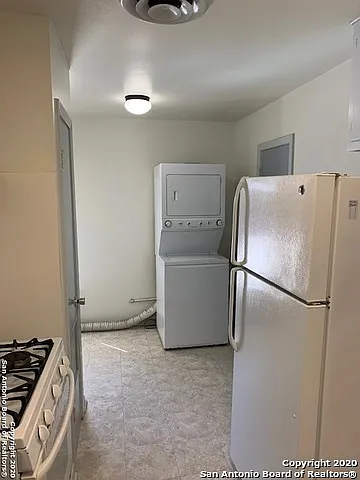 222 E Lullwood Ave #220 — Photo 7