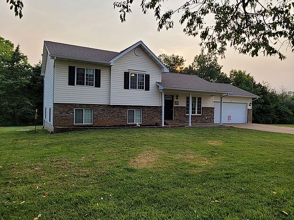 2nd image of 319 Country Lane Dr