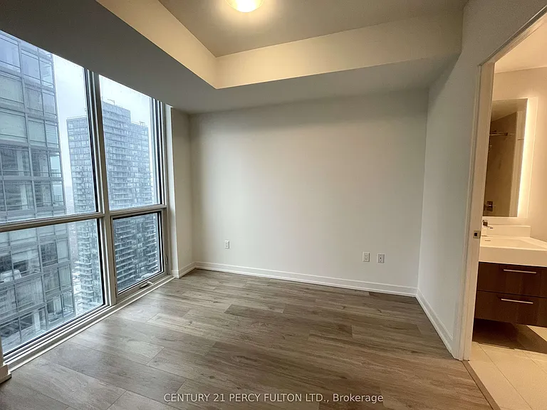 1 Yorkville Ave #2507 — Photo 12