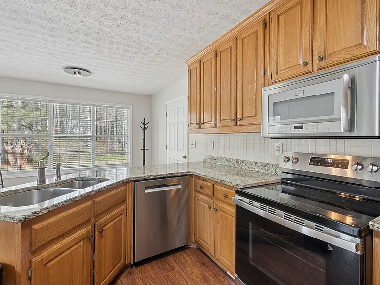 3350 Old Thompson Mill Rd — Photo 4