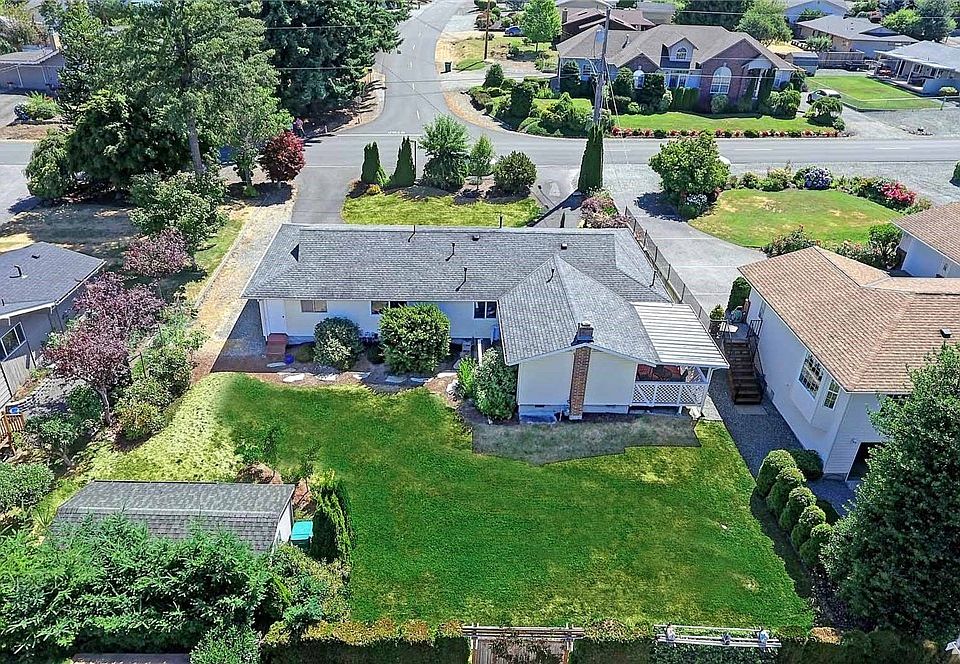 1st image of 335 Mackenzie Dr