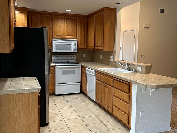 2nd image of 5038 Larchwood Way