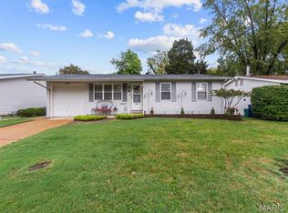 975 Sherman Ln, Florissant, MO 63031