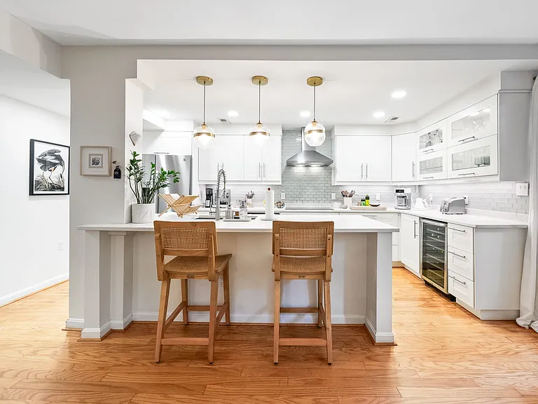 2611 Adams Mill Rd NW #T5 — Photo 2