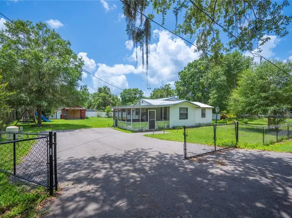 3611 Maxwell Rd, Plant City, FL 33566