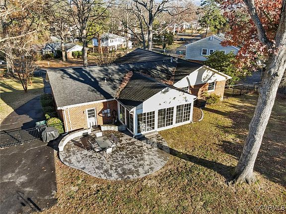 5th image of 9403 Avalon Dr
