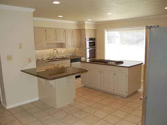 5th image of 6212 Hidden Valley Dr