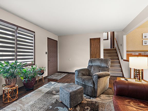 5th image of 8841 167th St