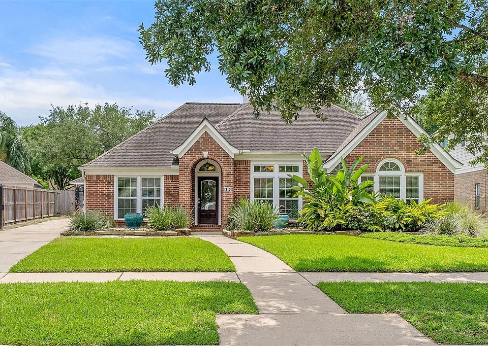 1st image of 2105 Palm Castle Dr