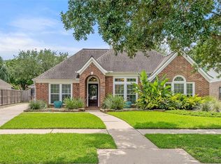 2105 Palm Castle Dr, League City, TX 77573