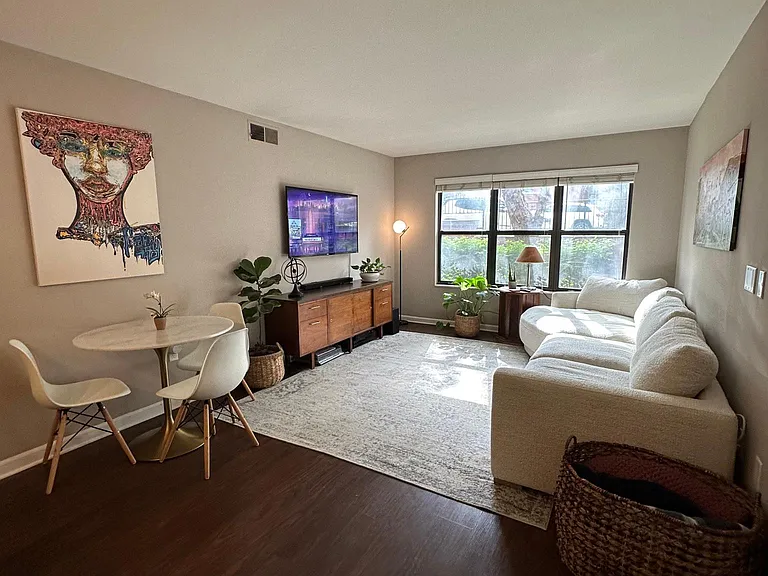 925 Washington St #102 — Photo 11