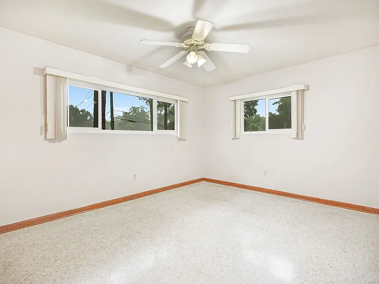 1820 NW 10th St — Photo 56