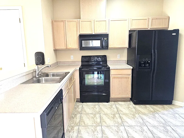 9935 Shadow Creek Dr — Photo 7