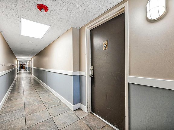 5th image of 700 NW 214th St APT 321