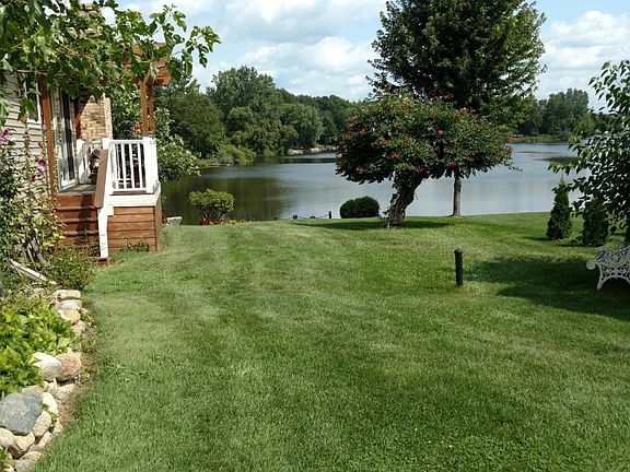 2nd image of 670 W Shore Dr