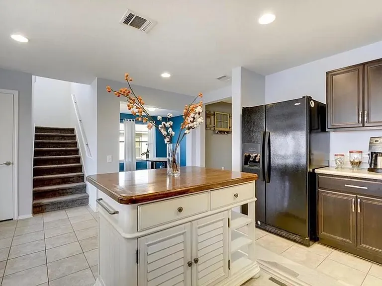 9016 Ridgewell Rd — Photo 12