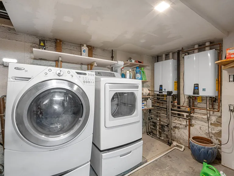 1542 N Campbell Ave #1 — Photo 17