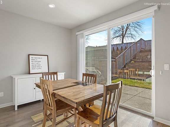 4th image of 22995 NE Sockeye St