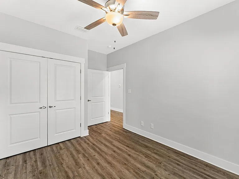 170 Bradford Ct — Photo 8