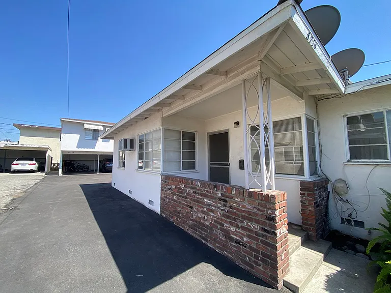 5712 N Charlotte Ave — Photo 7