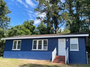 927 Arran Cir, Fayetteville, NC 28304