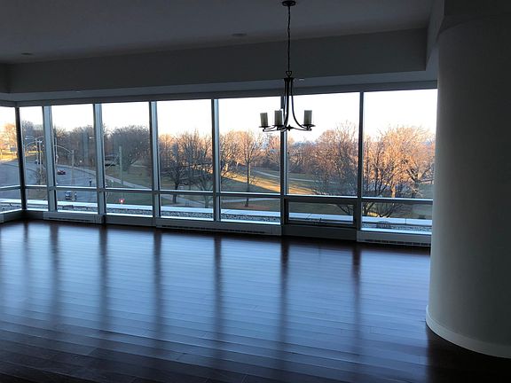 Living room/dining room