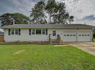 110 Marion Ct, Hiawatha, IA 52233