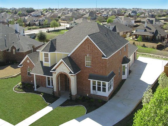 3rd image of 1505 Parkview Dr