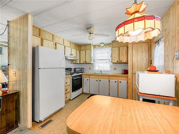 5th image of 207 Meadowlark Dr