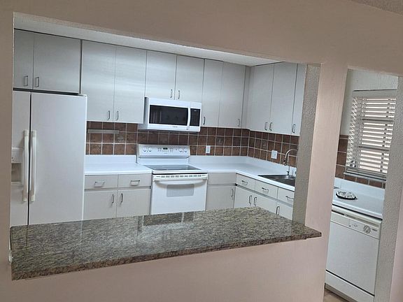 5th image of 3062 Riverside Dr #4-F
