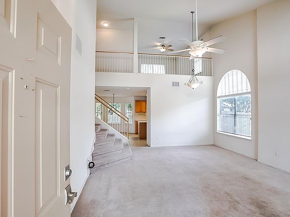 4th image of 17500 Limpia Creek Dr