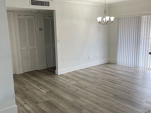Dining/Walkway
