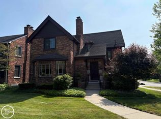 289 McMillan Rd, Grosse Pointe Farms, MI 48236