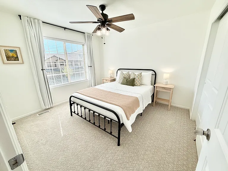 1867 E Chimney Stone Ct — Photo 9