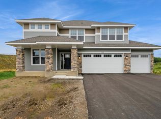 1922 Balsam Dr, Chaska, MN 55318