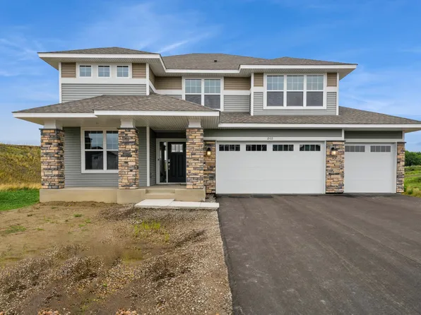 1922 Balsam Dr, Chaska, MN 55318